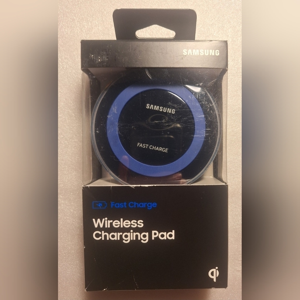 Samsung Wireless ChargerSamsung Qi Certified Wireless Charging Pad US VERSION NE